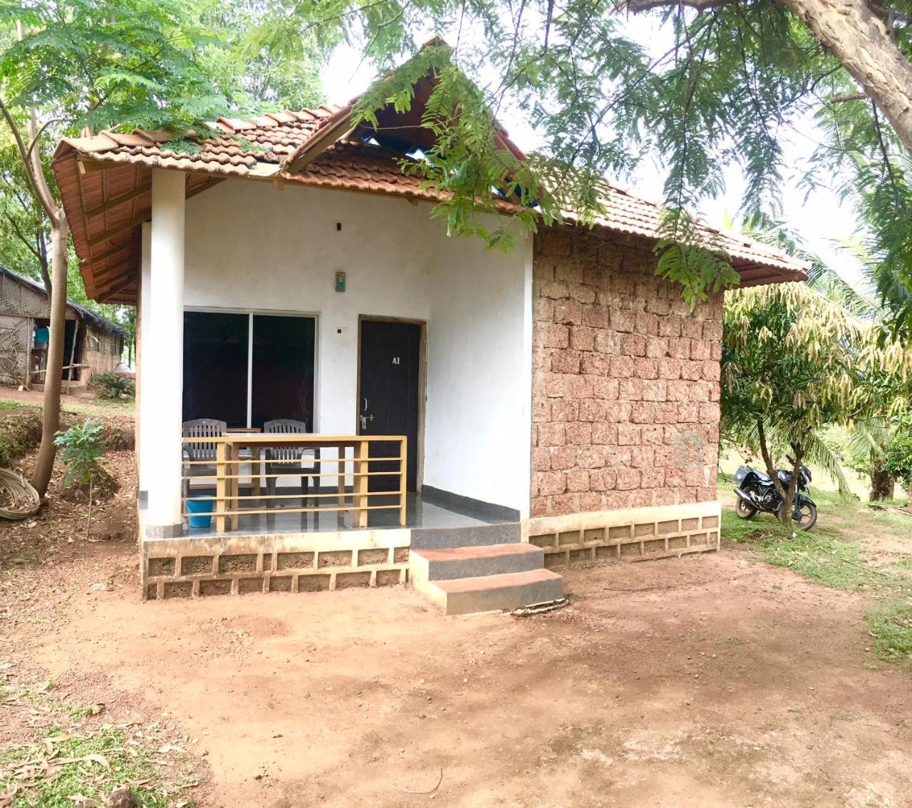 White Elephant Restaurant & Cottages Gokarna Gokarna  Zewnętrze zdjęcie